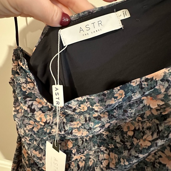 ASTR one shoulder floral midi dress - Picture 4 of 4